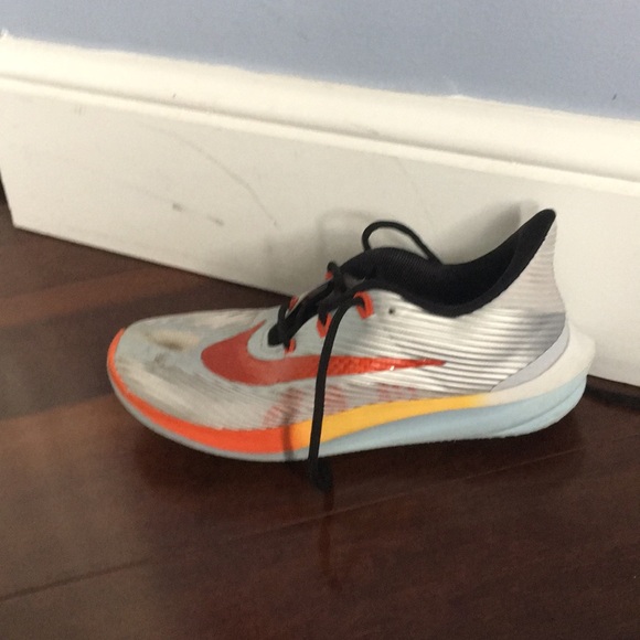 Nike shoes - Picture 4 of 5